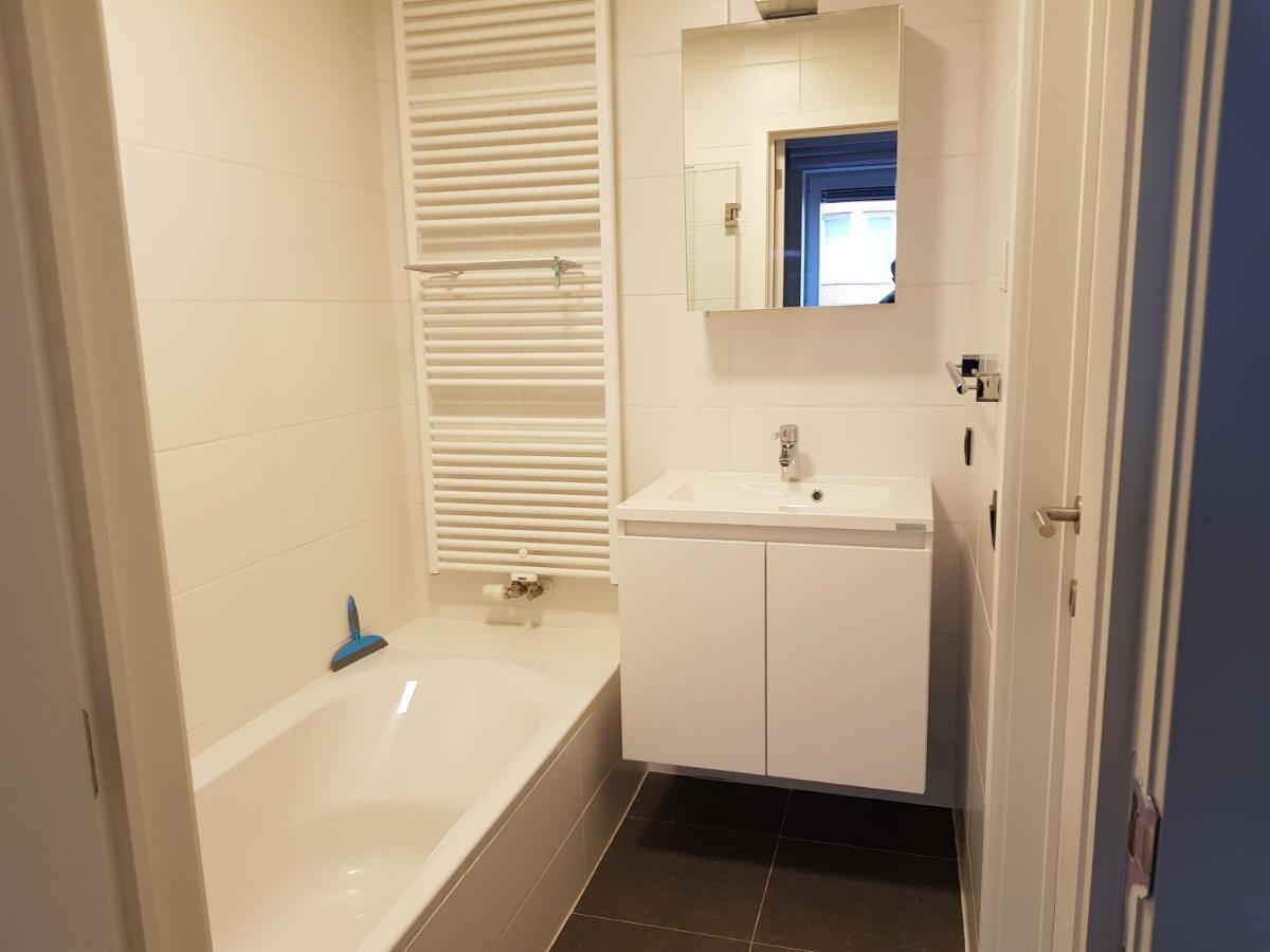 Koksijde Zeedijk La Digue 102 Appartement Met Garage - Lateraal Zeezicht Bagian luar foto